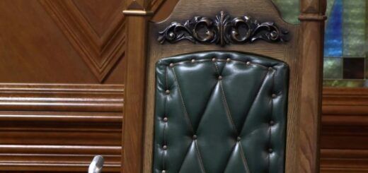 Хаос у Конституційному суді України: «війна розпоряджень» та дивні розподіли справ