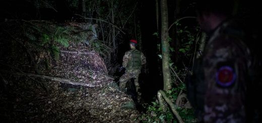 Элитное подразделение полиции Cacciatori во время облавы на гангстеров в калабрийских горах, декабрь 2019 года Фото The Guardian