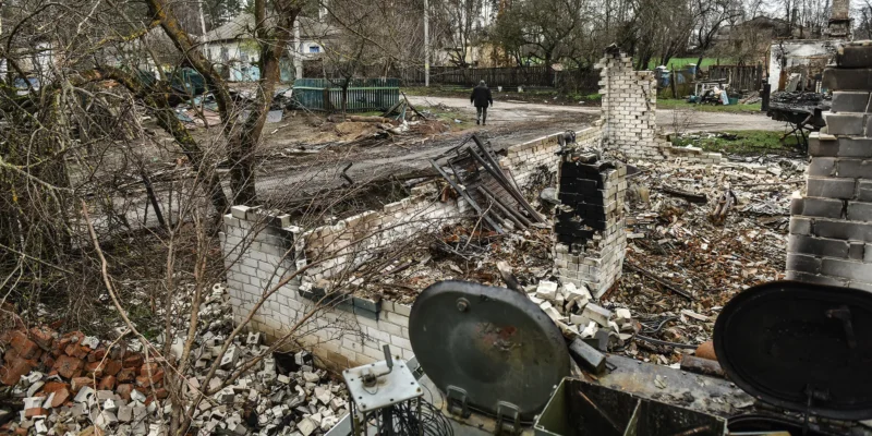 РАЗРУШЕНИЯ В СЕЛЕ ЯГОДНОЕ. ФОТО: OLEG PETRASYUK / EPA / SCANPIX / LETA