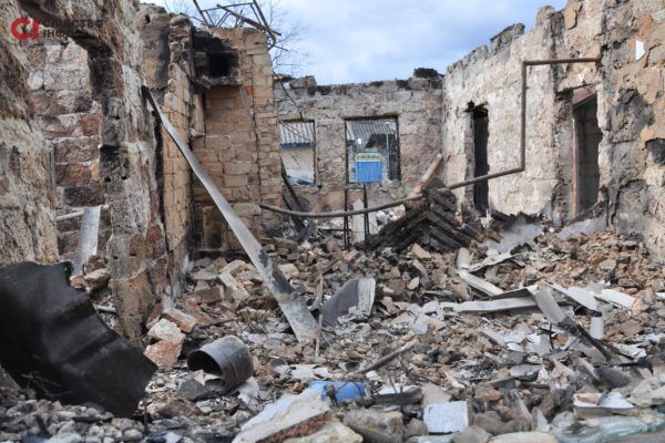 «Як у фільмах про війну»: що розповідають у селі неподалік Броварів де зараз фактично проходить лінія фронт