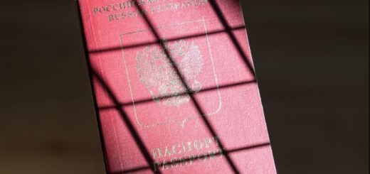 «Великий табір заручників». Чи можна вижити в окупації без паспорта РФ