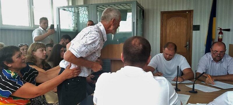 «Він на свободі, а наші діти — в землі»