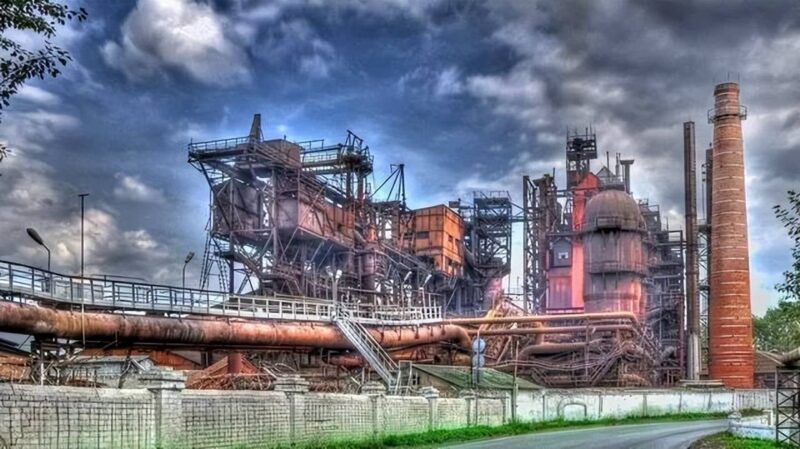 Цитадель опору Маріуполя. Що таке "Азовсталь", яку безуспішно штурмують російські війська