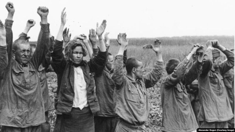Советские пленные 1941 г. Снимок из федерального архива Германии – фотоархива в Кобленце, копия А. Гогуна
