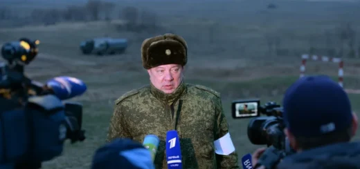 В России ФСБ пытается запретить журналистам писать об армии и космосе
