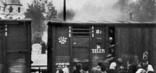 Загрузка рижан в вагоны, 1941 год. Фото: Public domain