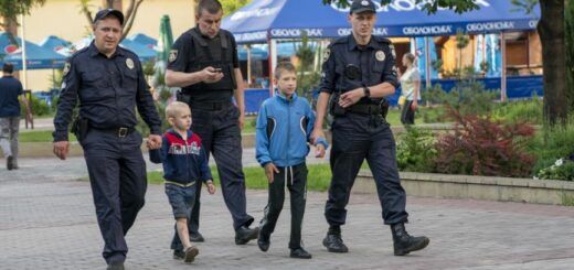 Як спілкуватись з правоохоронцями: Пам'ятка для неповнолітніх, які стали свідками або жертвами злочину