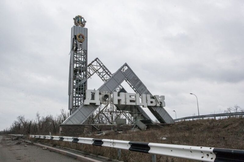 Чому після визнання Росією “народні республіки” приречені на жалюгідне існування