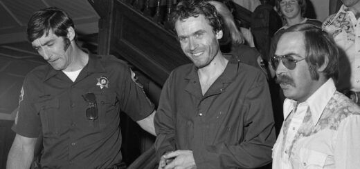 Серийный убийца Тед Банди на суде, 1977 год. Незадолго до казни он признался в убийстве 30 человек. Реальное число жертв неизвестно до сих пор Фото Glenwood Springs Post Independent