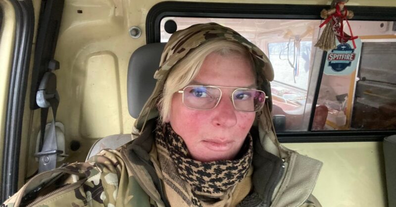 Как выжить и сохранить себя в плену: интервью с парамедиком Юлией “Тайрой” Паевской