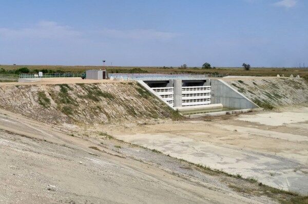 Кому не хватает воды в Крыму - военным базам оккупантов