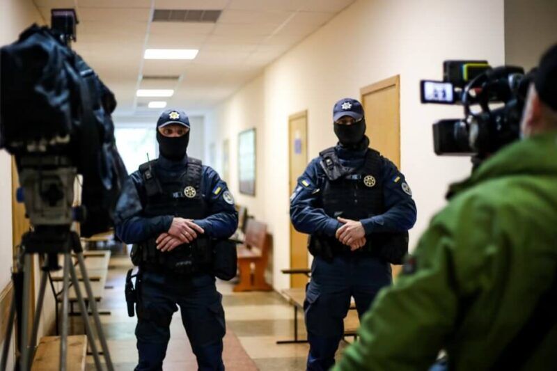 Избрание меры пресечения участникам перестрелки в Броварском межрайонном суде, 30 мая 2020 года. Фото: Стас Юрченко, Ґрати