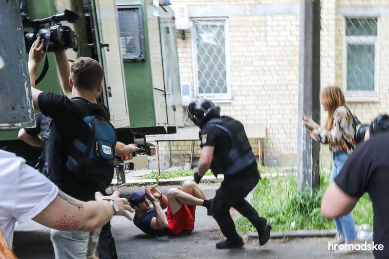 Полиция вновь отдаляется от народа