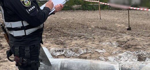 Частини ворожої ракети виявили на території населеного пункту в одному із районів області. Є часткові руйнування цивільної інфраструктури.