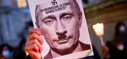 Плакат із акції засудження війни, розв'язаної путінським режимом проти суверенної України. Рим, Італія. 2022 рік