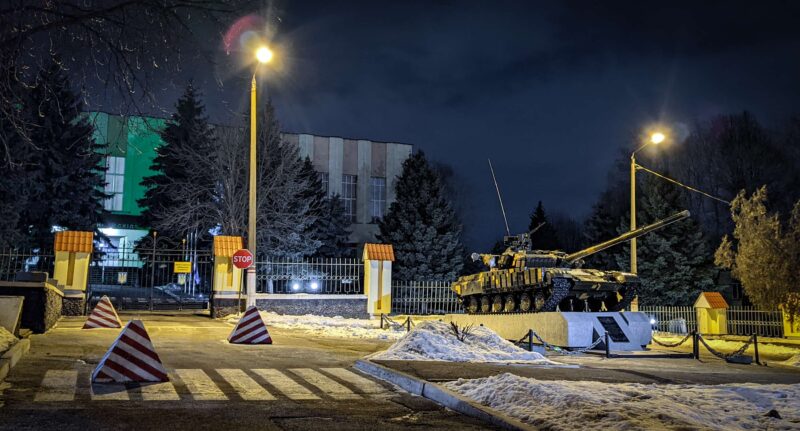 Контрольно-пропускной пункт воинской части 3021, город Днепр. Фото: Полина Доброжанская / Заборона