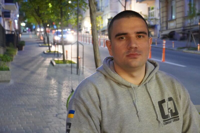 Розвідник з ДШВ – про замінування Чонгару, оборону Ізюма і кривавий “Шервудський ліс”: “Геть усі знання, отримані в академії, знадобилися під час великої війни”
