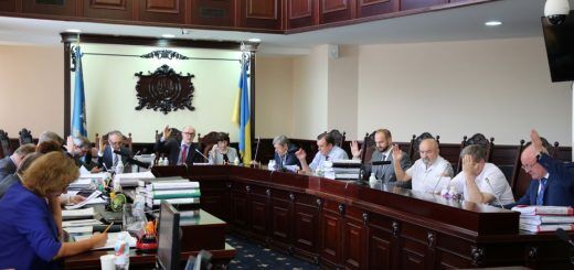 Давай по новой, все нелегитимно. Почему Украине может понадобиться заново создавать Антикоррупционный суд