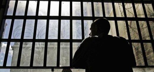 З чим стикаються ЛГБТ у поліції та в тюрмах України