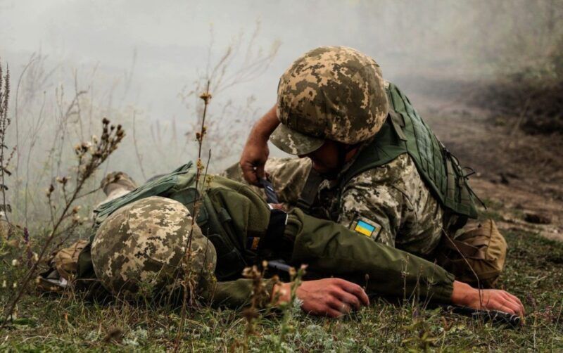 Як шукати зниклих, загиблих та полонених українських військових та на які виплати може розраховувати родина